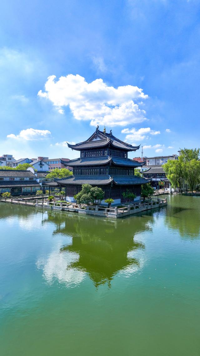 浙江湖州：南浔文园古色古香