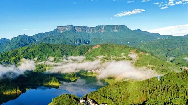 全球出圈‼️双奖加身‼️厉害了瓦屋山！