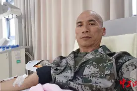 货车司机刘永振驰骋在救援之路图片