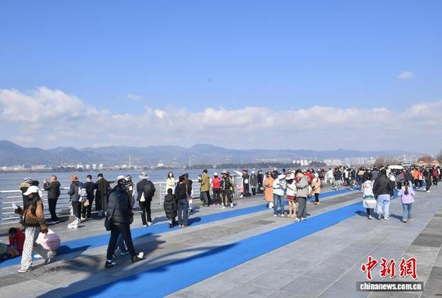 云南前11个月旅居客近500万人 同比增长54.9%