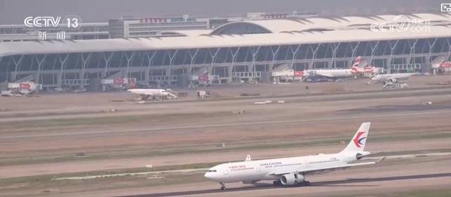 全国民航开启冬春航季：航班量稳增 国内外航线网络全面拓展