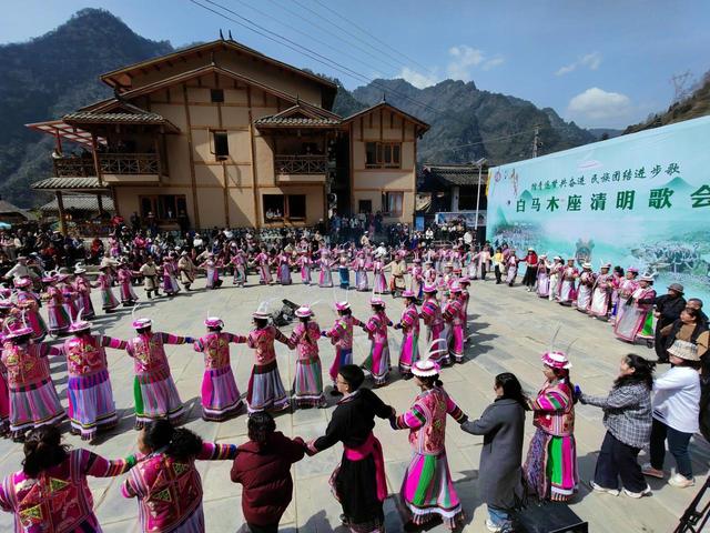 不止冬季，锦绣天府四季都能耍安逸