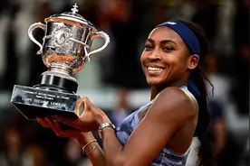 再获大满贯！高芙逆转萨巴伦卡首夺法网女单冠军图片