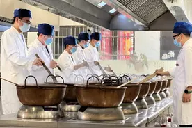 曙光医院海派膏方已开炉熬制，“膏香”飘进第七届进博会现场图片