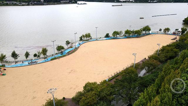 云阳阳光沙滩焕新升级 滨江盛景引客来