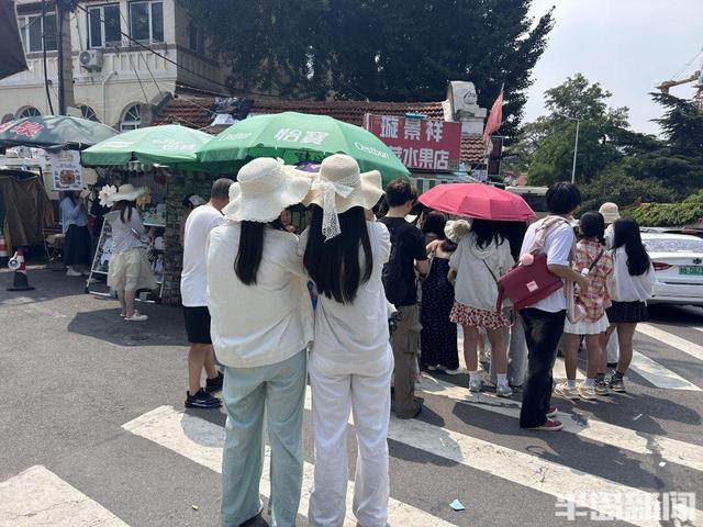 多部影视剧在此取景！青岛鱼山路一家开了18年的小商店成热门打卡点
