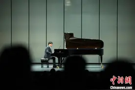 钢琴家贝佐德·阿布杜瑞莫夫首次来华举办独奏音乐会图片