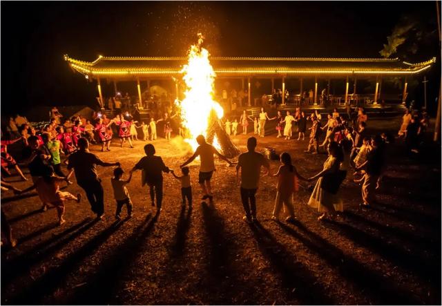 不赶行程的自由！屏南2天1夜，与草场、火凤凰、红柿子浪漫相遇