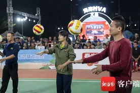 海南“村VA”迎春赛｜单手垫球大赛，“满场飞”的垫球你见过吗？图片