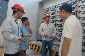 用电大户主动顶“峰”放电 为高温下的自贡电网“削峰填谷”图片