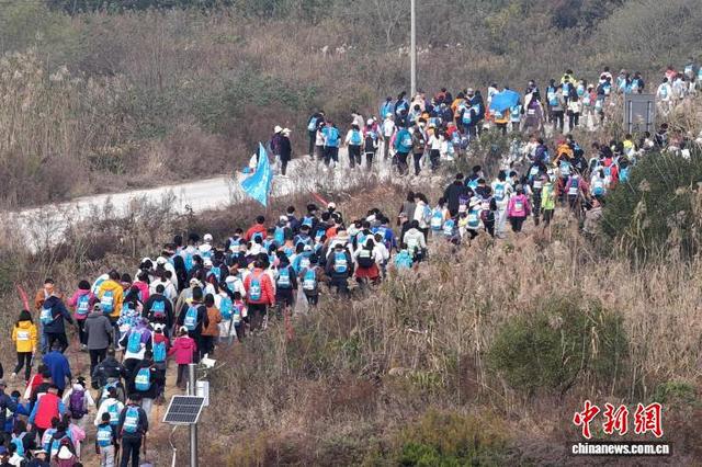 三千徒步爱好者走进南京江宁“山野拾秋”