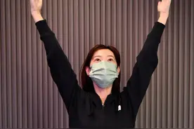 今日健康丨收好这套颈肩操！每天10分钟，缓解头晕手麻都有用图片