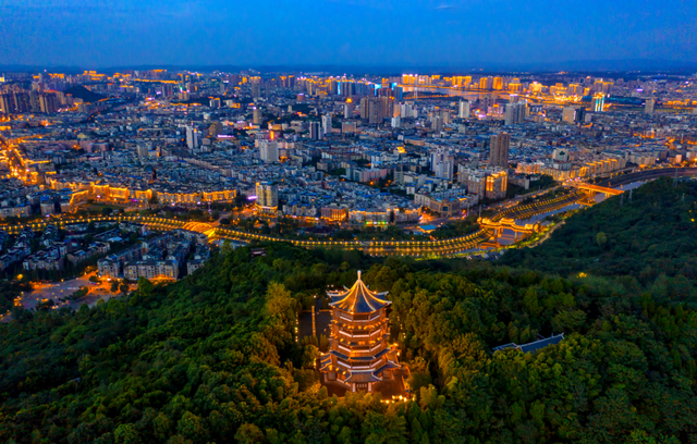 想和你交换一张关于南充夜景的照片