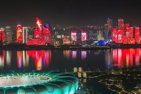 “大莲花”映衬中国红 国足算天算地不如算自己图片