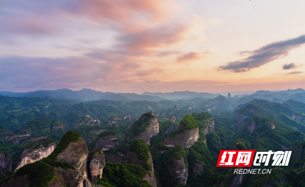 “跟着湘超游怀化”③丨奔赴怀化与张家界 邂逅一场“风花雪月”