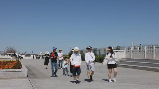 今年前7个月二连浩特口岸接待国内外游客147.7万人次
