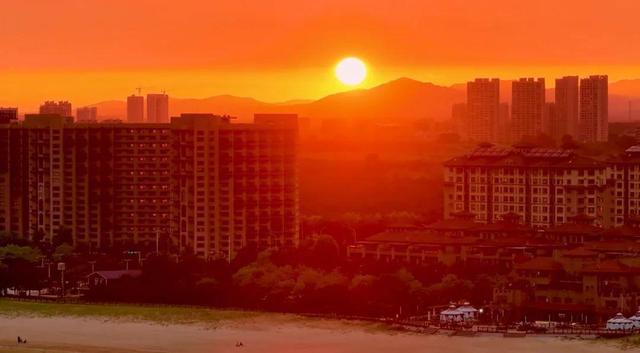 南海新区：霞光铺画卷 美景入画来