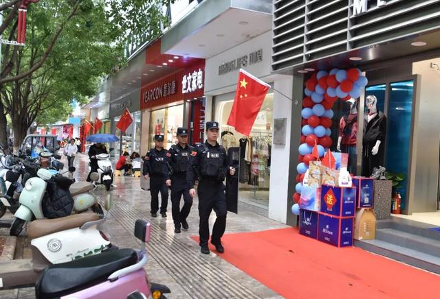 节日我在岗丨快来江川打卡“景中警”