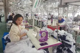 富宁村：拓宽门路促就业 人人有钱挣图片