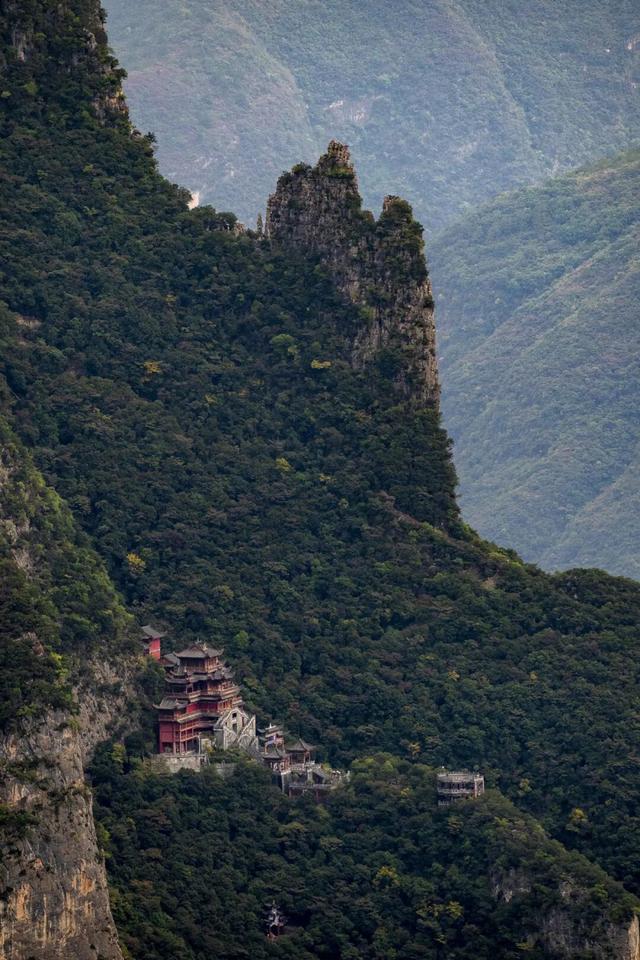 巫峡红透时，才懂中国秋天的壮阔