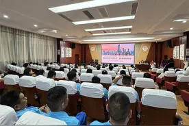 中国石油曲靖销售分公司麒麟党支部开展“七一”党建联建活动图片