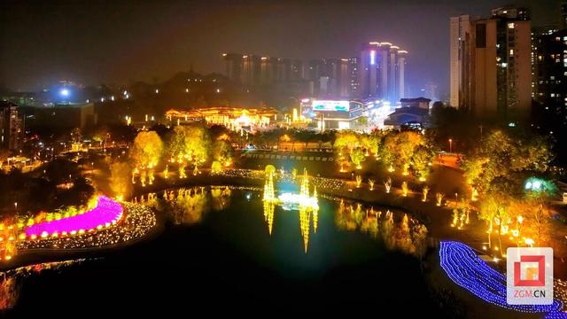 沿滩龙湖公园音乐喷泉：一场美轮美奂的视觉盛宴