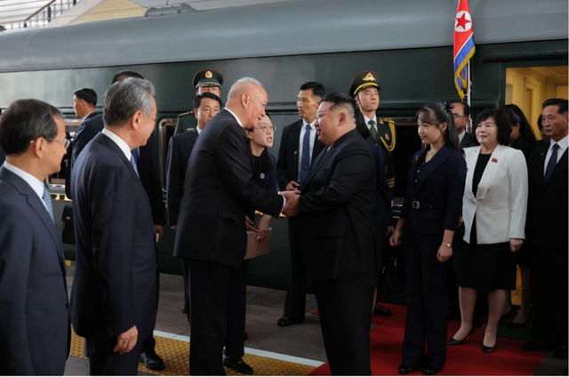 金正恩多边外交首秀吸睛
