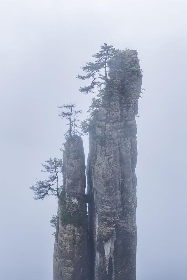 湖北恩施：雨后峡谷似仙境