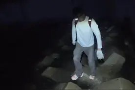 青岛好人丨男子钓鱼遇涨潮被困，热心钓友涉水营救！刀鲅季闹悬频现，这些事一定要注意图片