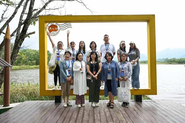 法国旅游联合会主席称，回国后就向法国游客推介“华中屋脊”之美