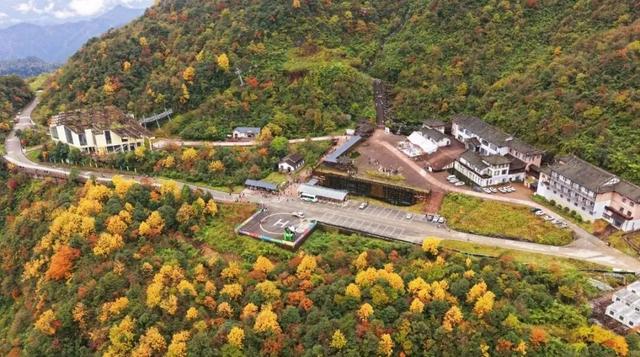 瓦屋山跻身世界旅游名山，“绝壁飞瀑徒步线”获评国际示范线路