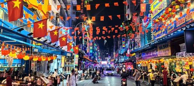 机上吃河内莲香牛肉粉、喝冰奶咖啡……去越南度假热门的不仅仅有这些