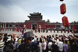 收客、服务“两张皮” 旅游团层层分包躲监管图片