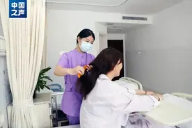 “免陪照护服务”来了！如何破解“一人住院，全家奔波”难题？图片