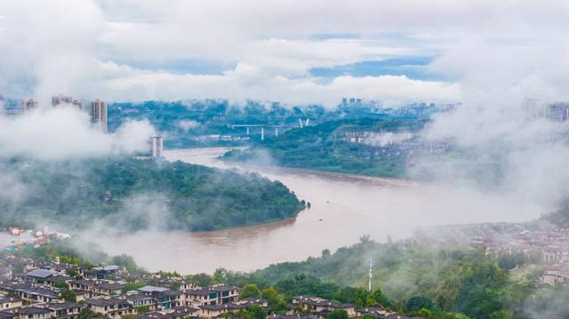 降温降雨为重庆送来平流雾美景