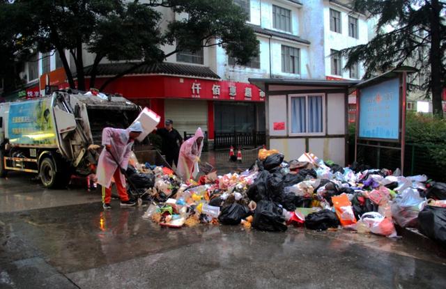 丽江暑期游火爆的背后……
