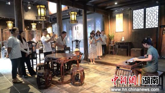 湖南中方县荆坪古村谱新韵 文化赋能迎客来