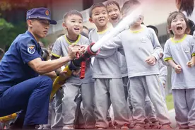 （图表·海报）全国消防日丨全民消防，生命至上（1）图片