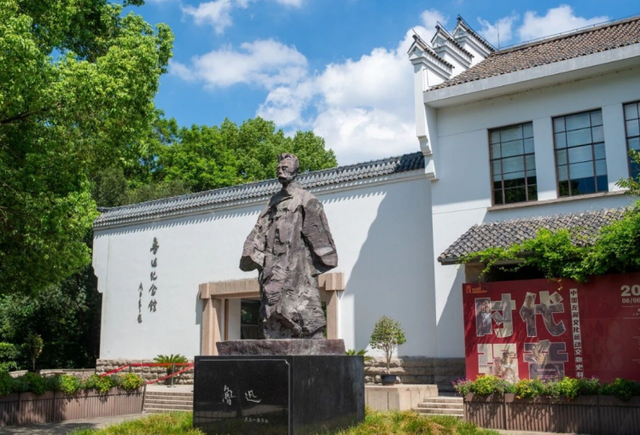 国庆长假8天：申城这些图书馆到馆几十万人次，博物馆有展览刚落幕，也有新展推出