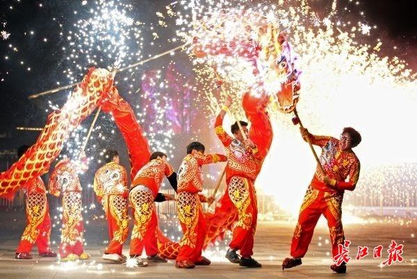 春节假期接待游客33万人次，甘露山文创城点燃“冰雪+”度假热潮