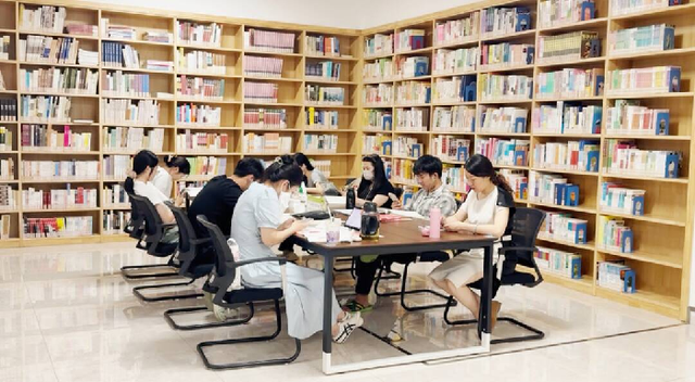 沾化区图书馆成新晋“文化避暑胜地”