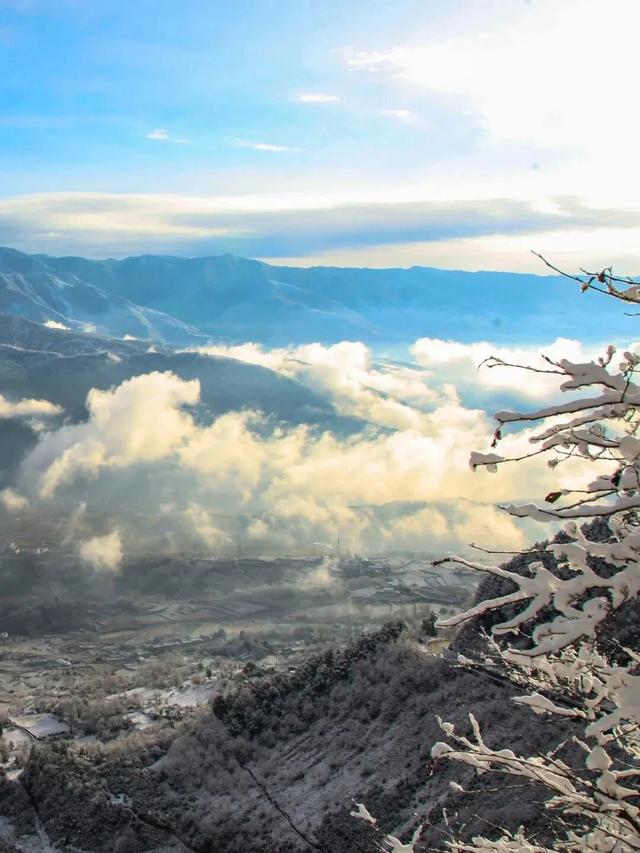 【冬季暖阳 凉山不凉】99元承包螺髻山的冰雪自由！你拉我，你拉我去玩雪啊~