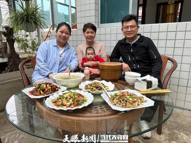【绿色发展】凉都民宿火  “夏日村民”涌——六盘水三岔河畔避暑游客一床难求