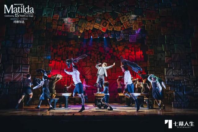 这部让成年人哭崩的合家欢音乐剧，凭什么横扫101项国际大奖？