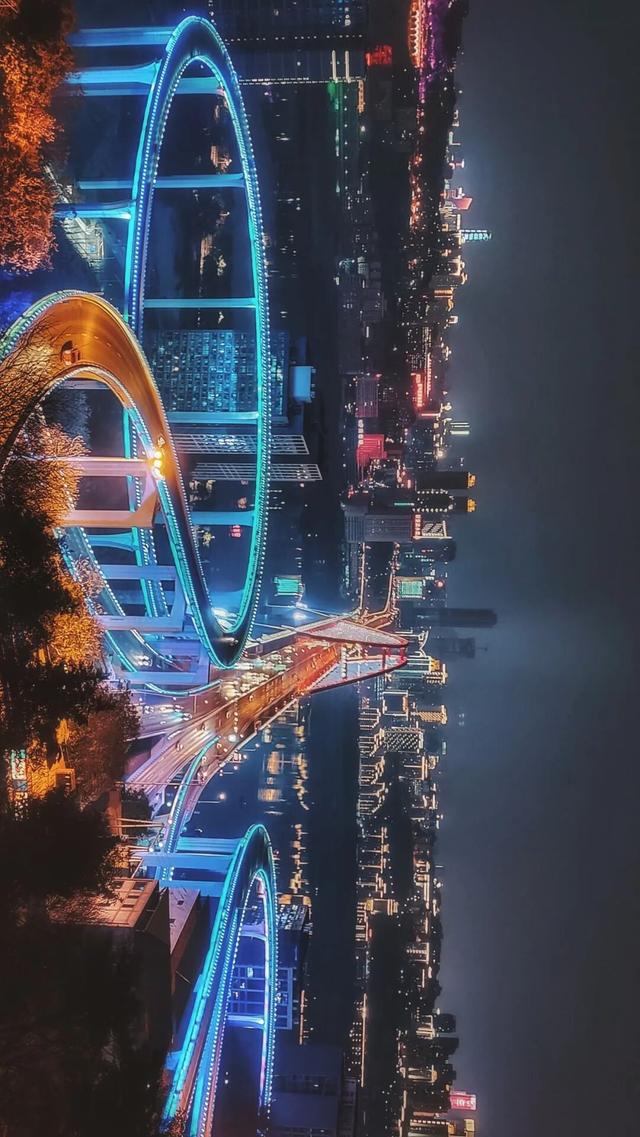 宝藏公交，移动的风景画廊