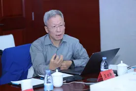 中国传媒大学王四新：警惕网暴泛化现象，避免“冷饭热炒”图片