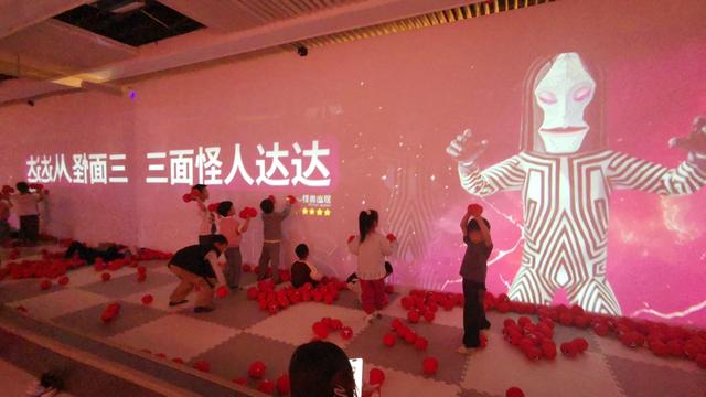 遛娃又添新去处，回忆杀重温童年——经典奥特曼主题展山东首展落户青岛上街里
