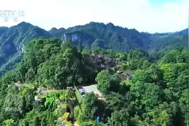 焦点访谈：伟大的历史变革 打铁还需自身硬图片