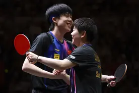 王楚钦/孙颖莎，世乒赛混双三连冠！图片