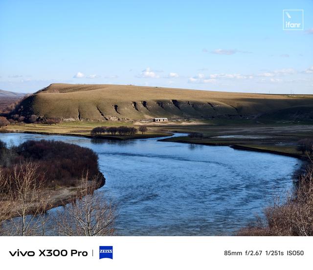 vivo X300 Pro 首发评测：直屏回归，长焦封神